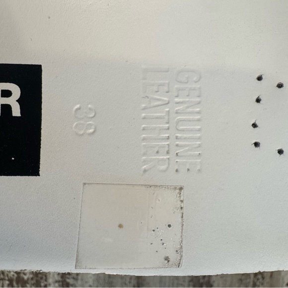 Golden Goose Sneakers – Size 38 - Picture 12 of 14